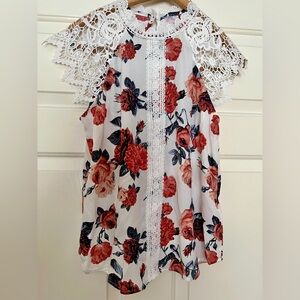 2/$20 NWOT Women’s rose print tank top.